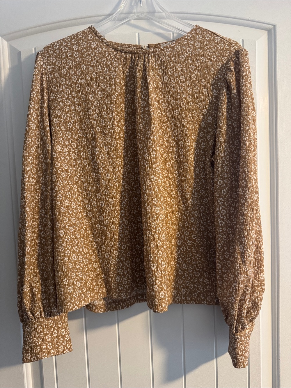 LOFT Gold tan and White Floral Puff-Sleeve Blouse